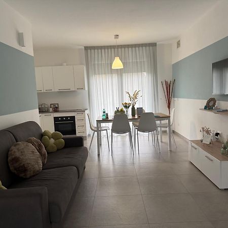 Apartmán "La Terrazza Di Via Roma" Delta Del Po - Private Parking Porto Viro Exteriér fotografie